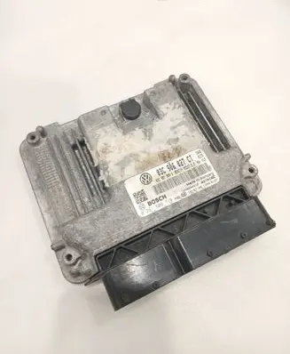 Volkswagen Golf VI Engine control unit/module 03C906027CT 03C907309G 0261S06719