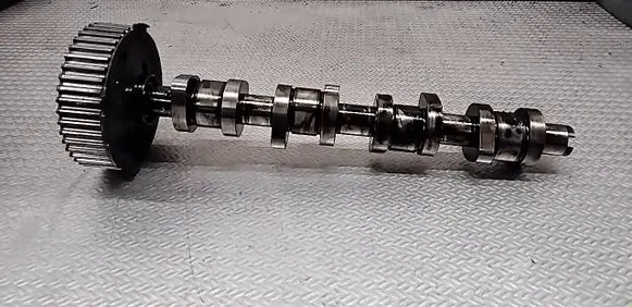 Volkswagen Touran I Camshaft 038109111E