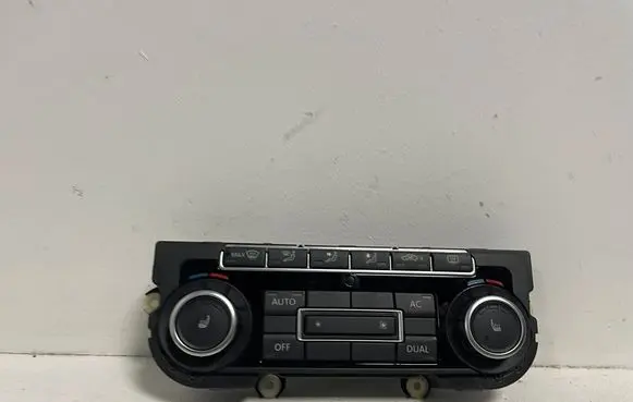 Volkswagen Golf VI Climate control unit 5K0907044AK 5HB00974621