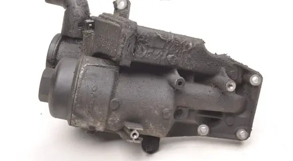 Volvo C30 Oil filter mounting bracket 30684381