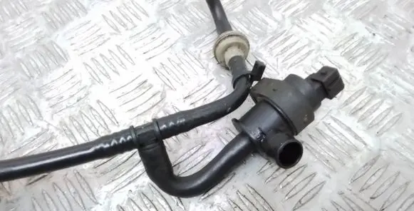Volvo XC90 Vacuum valve 8653857