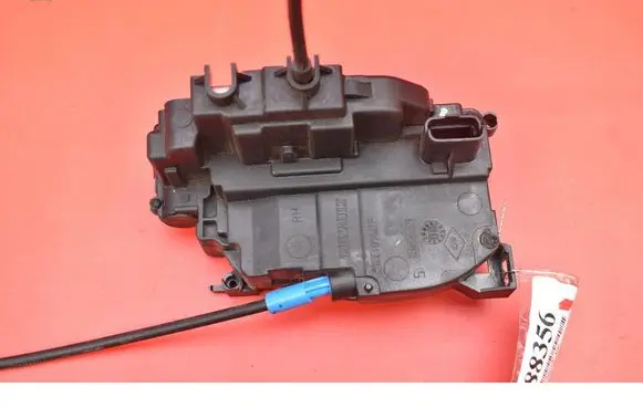Renault Laguna III Front door lock 805000004R