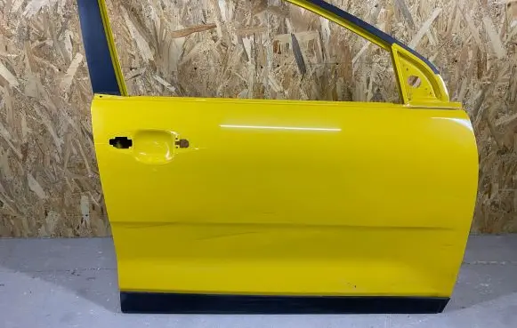 KIA Stonic Front door
