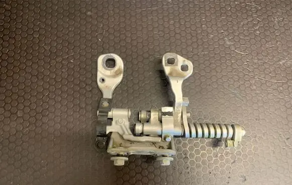 BMW 3 E90 E91 Tailgate/trunk/boot hinge 7119042