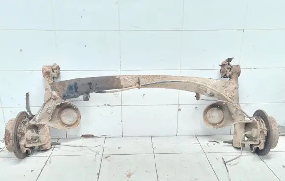 Toyota Previa (XR30, XR40) II Rear axle beam 