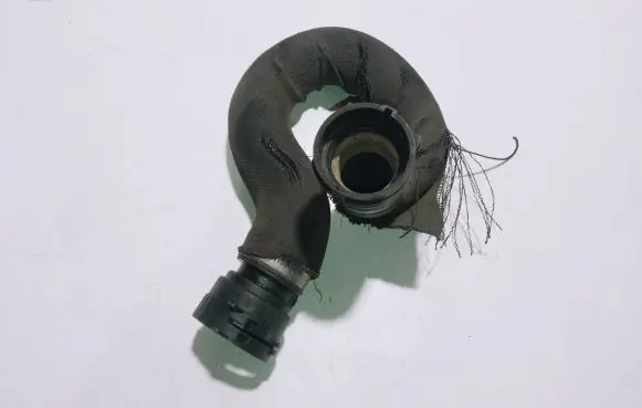 Audi A6 S6 C6 4F Engine coolant pipe/hose 5B0122291K
