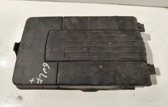 Volkswagen Golf Plus Battery box tray cover/lid 3C0915443A
