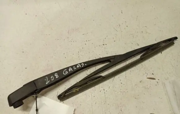 Peugeot 208 I Rear wiper blade arm