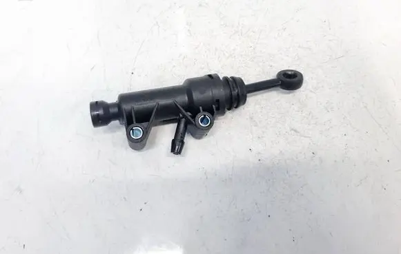 BMW 3 F30 F35 F31 Clutch master cylinder 13670610