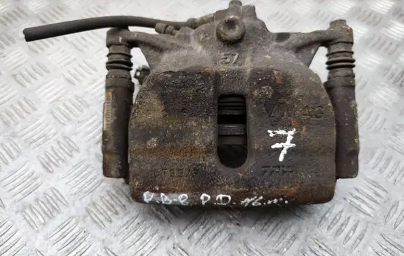 Volkswagen PASSAT B8 Front brake caliper 6799 5714B