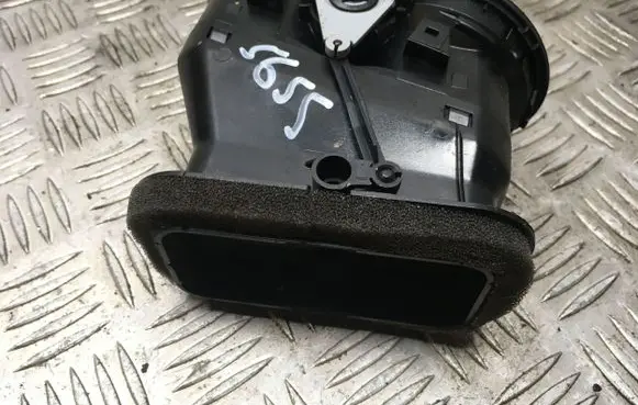 Dashboard side air vent grill/cover trim