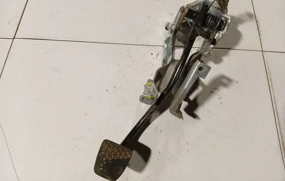 Opel Zafira B Brake pedal 24463406