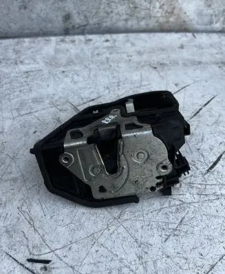 BMW X6 E71 Rear door lock 7167075