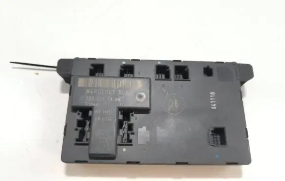 Mercedes-Benz C W203 Door control unit/module 2038201485 351324