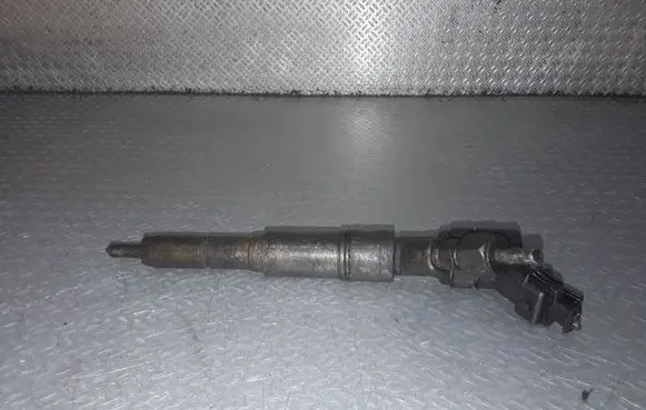 BMW 5 E39 Fuel injector 0445110047
