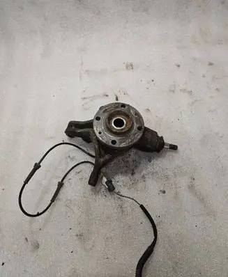 Citroen C4 I Front wheel hub