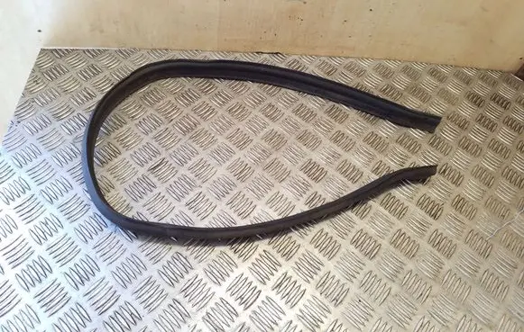 Mercedes-Benz ML W164 Engine compartment rubber 