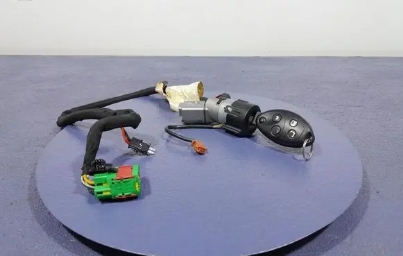 Peugeot 807 Ignition lock 36353100
