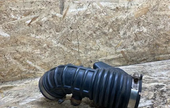 Infiniti G37 Air intake duct part JK20D