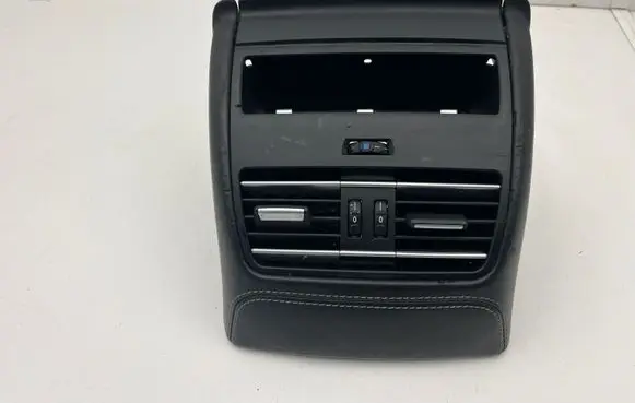 BMW 6 F06 Gran coupe Rear air vent grill 08320000