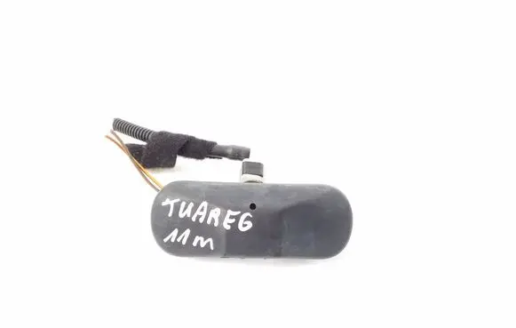 Volkswagen Touareg II Windshield washer spray nozzle 5M0955986C