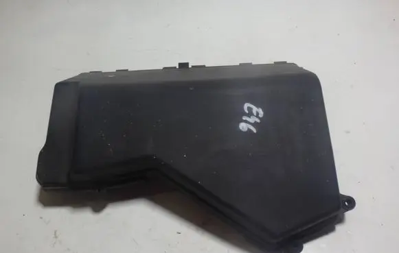 BMW X3 E83 Fuse box cover 7521582