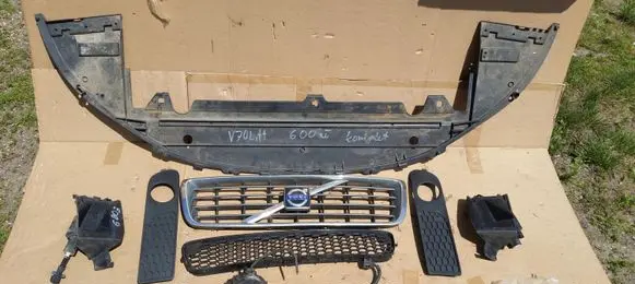 Volvo S70 V70 V70 XC Front bumper upper radiator grill 30655102