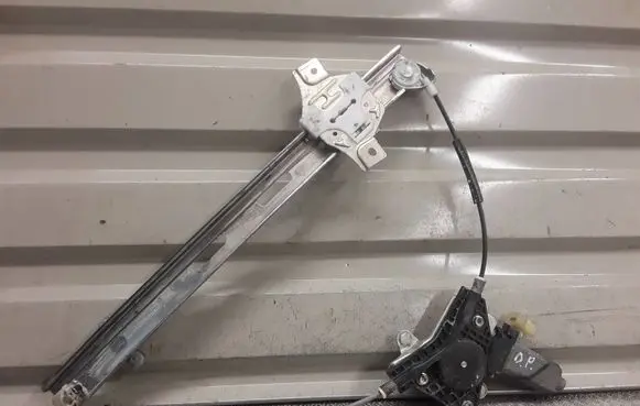 Hyundai i10 Front door window regulator with motor 824020X010
