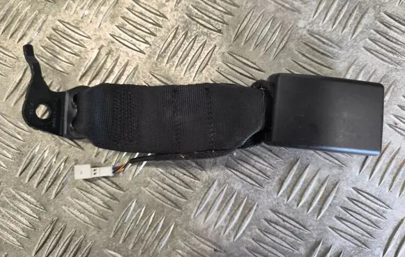 BMW 5 G30 G31 G38 Middle seatbelt buckle (rear) 7412785 05022018 632223100H