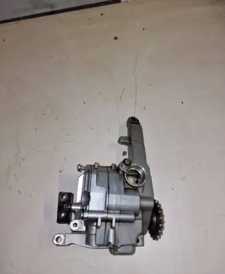 Mercedes-Benz S W221 Oil pump 6421810947