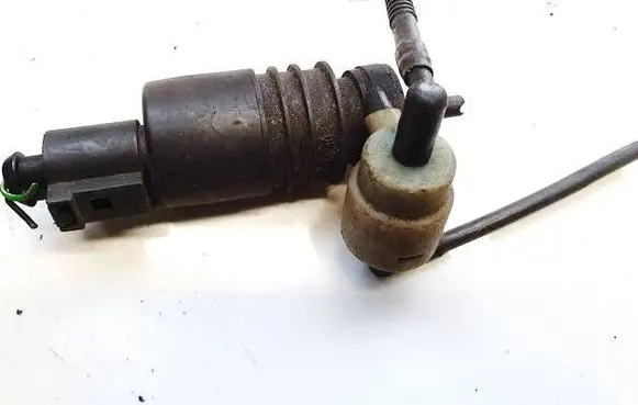 Volkswagen Golf V Windscreen/windshield washer pump 1j0973722