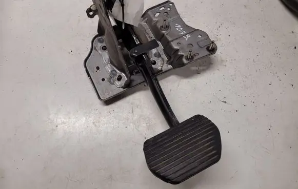 Citroen C3 Brake pedal