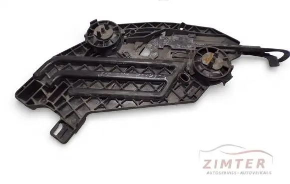 Skoda Octavia Mk2 (1Z) Headlight/headlamp mounting bracket 17035202