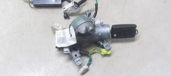 Citroen C-Crosser Ignition lock 8670A012