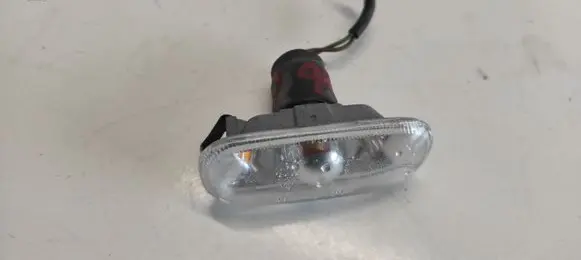 Audi A6 S6 C6 4F Front fender indicator light 8E0949127 4102