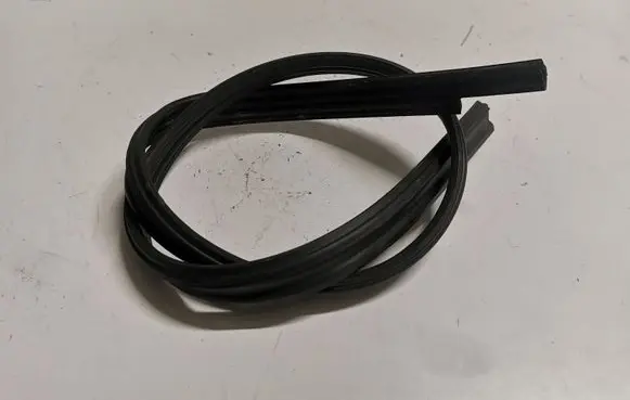 Audi A5 8T 8F Rubber seal front door (on door) 8T0845353