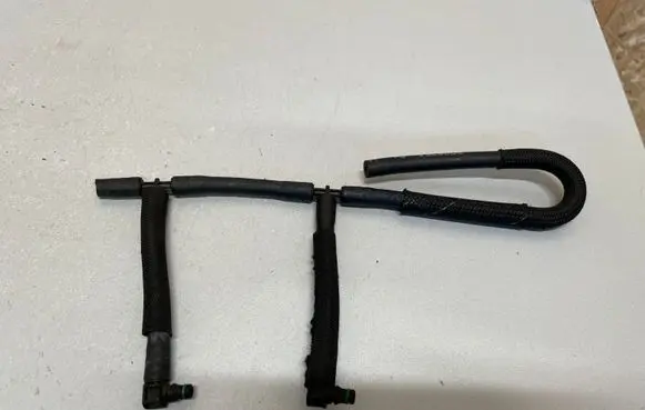 Volkswagen Touran II Fuel return line/hose 1928301101