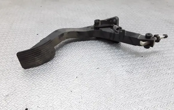 Mercedes-Benz ML W163 Accelerator throttle pedal