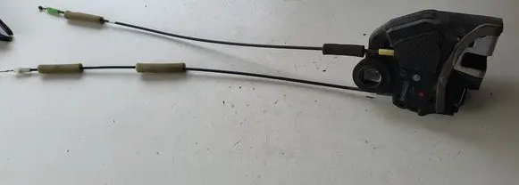 Toyota Prius+ (ZVW40) Rear door lock