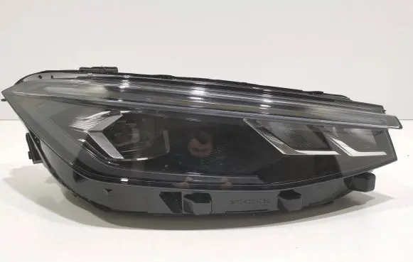 Volkswagen PASSAT B8 Headlight/headlamp 3J1941006