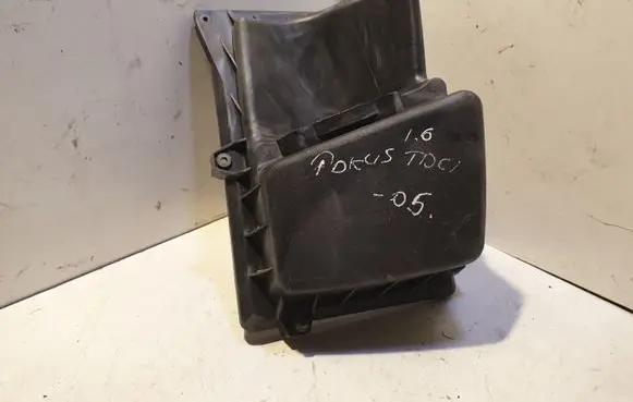 Ford Focus Air filter box cover 3M5U9643FD 4M518600C
