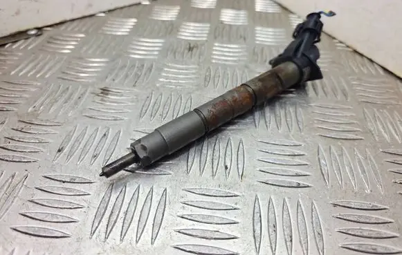 Toyota Yaris Fuel injector 236700W020 0445116054