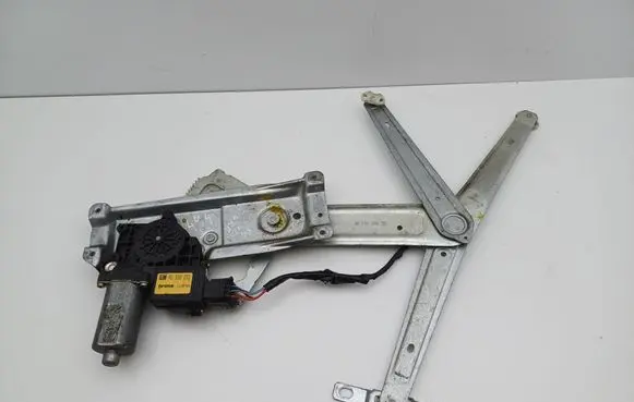 Opel Tigra A Front door window regulator with motor 90520202 0130821655 90520200