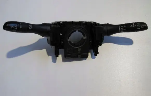 Nissan Qashqai Central console control unit 0265019061