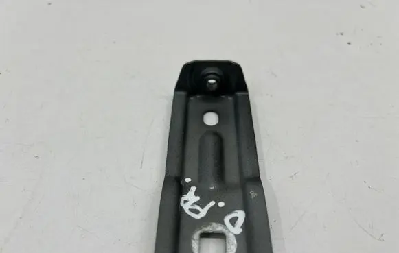 Skoda Kodiaq II Fender mounting bracket