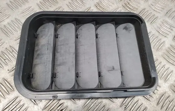 Volkswagen Atlas Quarter panel pressure vent 4N0819181A