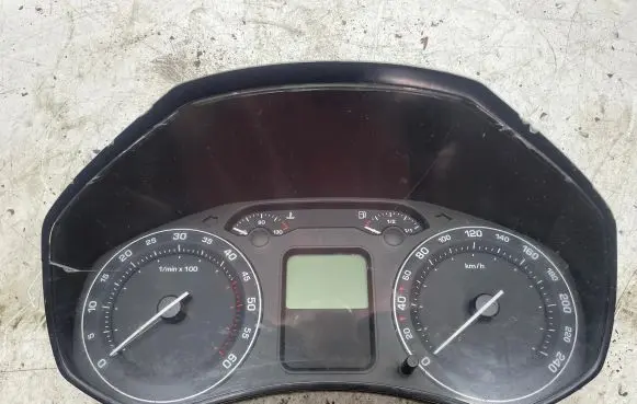 Skoda Octavia Mk2 (1Z) Speedometer (instrument cluster) 1Z0920810D V3560416 SW036500