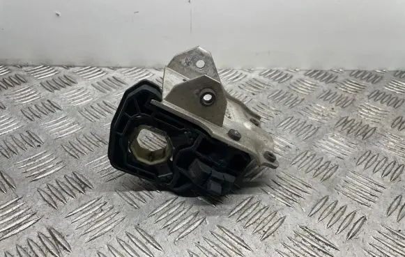 BMW 7 F01 F02 F03 F04 Radiator mount bracket 7186514 7207152 7211162