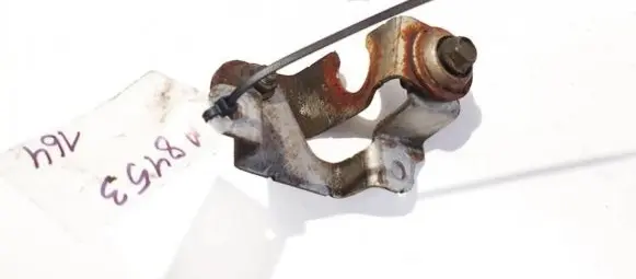 Subaru Legacy Engine mounting bracket