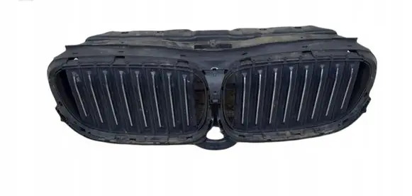 BMW 3 G20 G21 Front bumper upper radiator grill